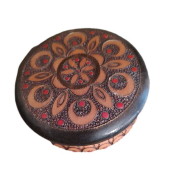 Vintage Carved Wood Trinket Box - Picture 2 of 3